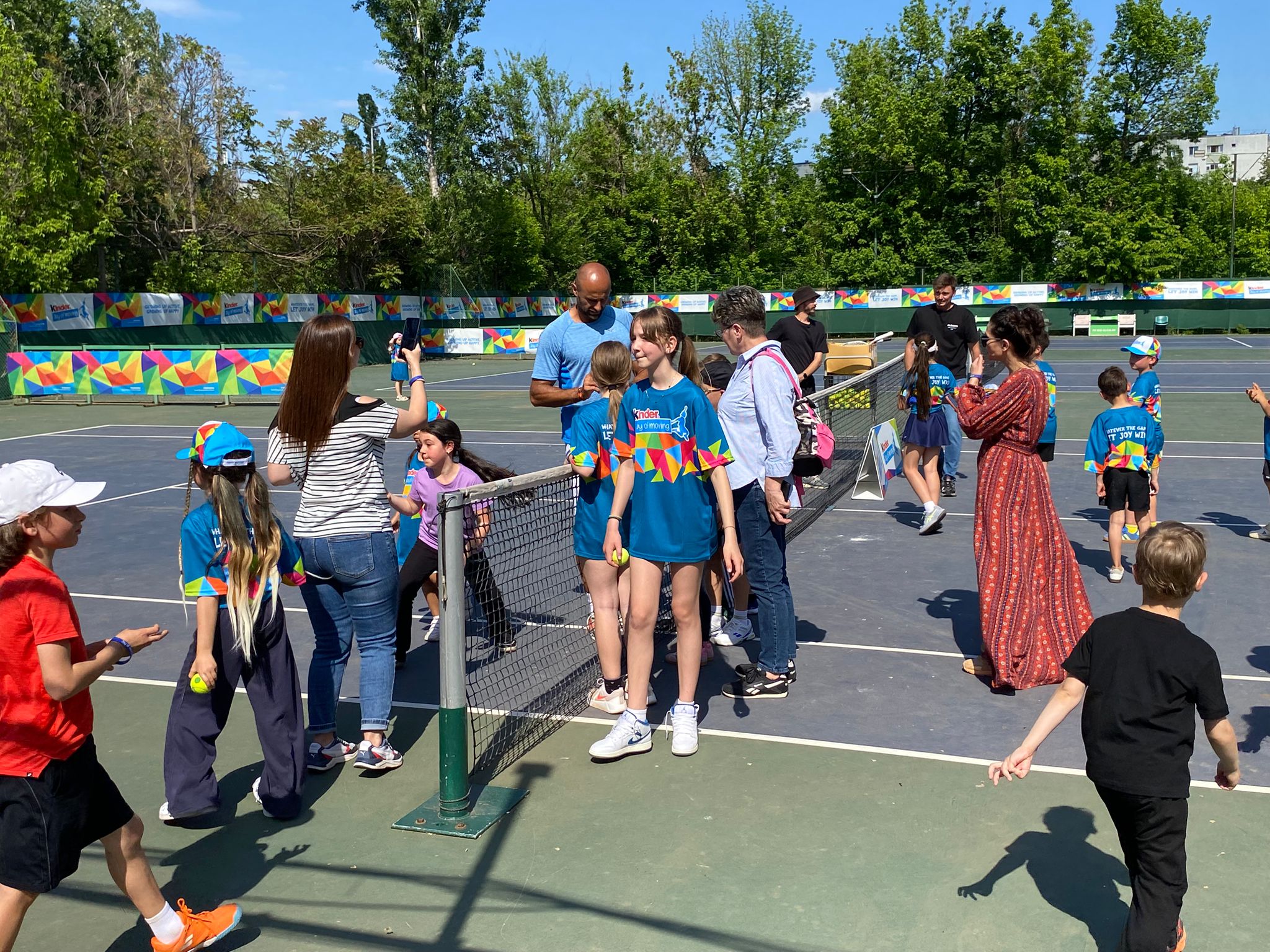 Marius Copil a fost prezent la Kids Day din cadrul Dr. Oetker Junior Trophy Marius Copil a fost prezent la Kids Day din cadrul Dr. Oetker Junior Trophy