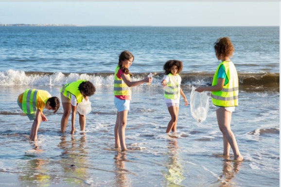 Elevii sărbătoresc Ziua Mondială a Oceanelor prin proiectul „Ape curate asumate” Elevii sărbătoresc Ziua Mondială a Oceanelor prin proiectul „Ape curate asumate”
